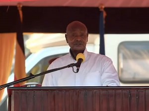 After reading the natoinal budget at Kololo Mr. Museveni praised the budget being so excellent including his ministers ,they all praised the budget, the same people are back saying the budget they passed is too bad.#alienskin #fypシ゚viral #fullfigure #alienskinug #foryoupage