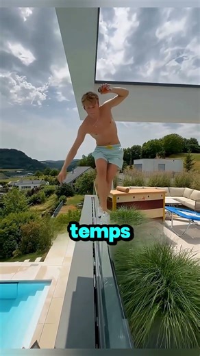 Atteindre la Piscine Sans Toucher le Sol !.#viral#shorts