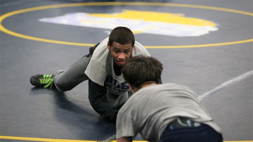 Vince McCoy ready to 'put on for the city' at IHSAA state wrestling