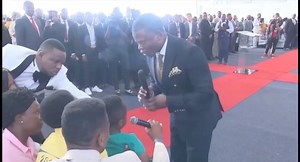 31K views · 1.5K reactions | Miracles are real  Shocking.. A short leg grows and he starts walking while Prophet Shepherd Bushiri prays for him‍♂️‍♂️‍♂️ Glory Be To God Almighty  #ProphetBushiri #ProphetessMaryBushiri #TheJesusNation #prayer #healing | Gift Tsela | Facebook