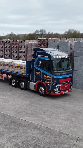 Take a closer look at Ian Craig Haulage's pair of new Volvo FH Aero Globetrotter 6x2 mid-lift tractor units! 🤩 #VolvoTrucks #VolvoFHAero | Volvo Trucks UK