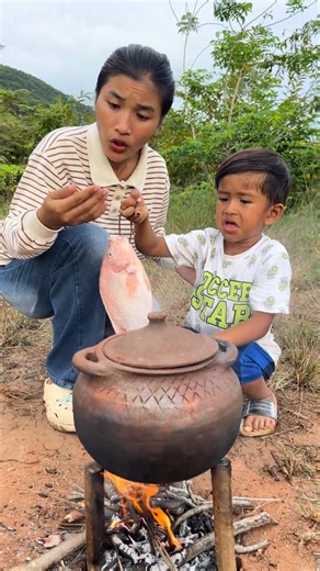 47K views · 323 reactions | Survival Skills: SMART idea and USEFUL #bushcraft #Outdoors #useful #camping #survival | Kimleng.4 | Facebook