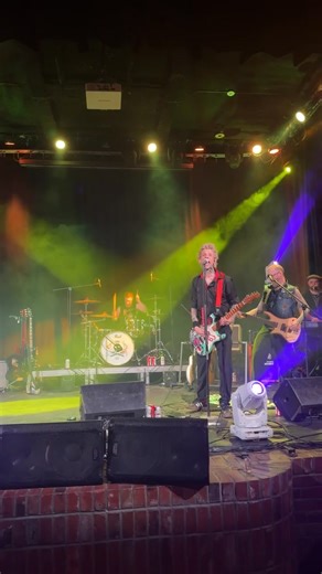 American idiot live @ Capitol 33 | Green’d Eh