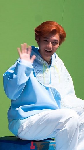 JR東日本 / JR East 【公式】 on Instagram: ". ／ #櫻井海音× #JR東日本 ＼ JR東日本の企業広告第6弾「明日のDESIGN。移動の未来篇」を公開中✨ 今回はCM撮影の様子を公開します！ 実はたくさんの合成で成り立っているCMの裏側をぜひご覧ください👀 #明日のDESIGN。 #メイキング"