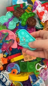 The Series 2 @myfashionfidgets are SO GOOD 😍🥰🥳 #fidgettoysplus #mrsbenchfidgets #mrsbenchpackage #bestfidgets #fashionfidgets #fashionfidget #fashionfidgetdolls #fashionfidgetdollies #fashionfidgetdoll #fashionfidgetsseries2 #fashionfidgetsseries1 #mrsbench #rainbowseries | Netflix Vibes