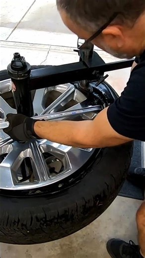 Worlds Fastest 22 inch Tire Change with a #manualtirechanger #LucidAutowerks #harborfreight