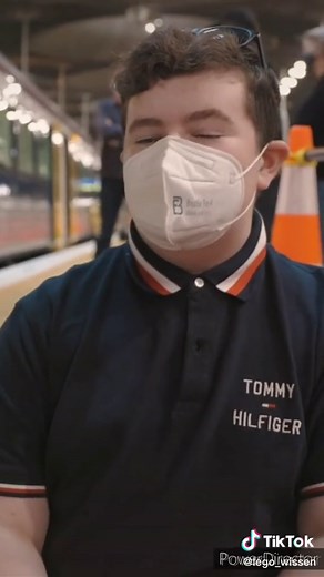 Der längste Lego Zug der Welt: Alex schlägt den Rekord