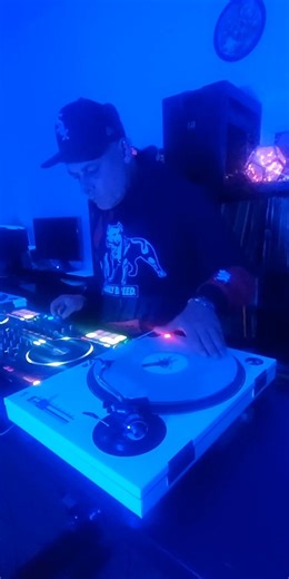 Biatch Scratch #dj #hiphop #djing #djviral #mix #music #scratch #scratching #vinyl #technics