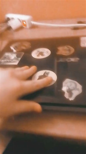 laptop #memes #helpmemakethismakesense #funny #dothingsyoudontwanttodo #respect #comedy