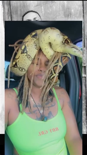 THE ONLY QUEEN MOTHER THAT COMMUNICATES WITH PYTHON DIRECT #shorts #viral #youtubeshorts #trend