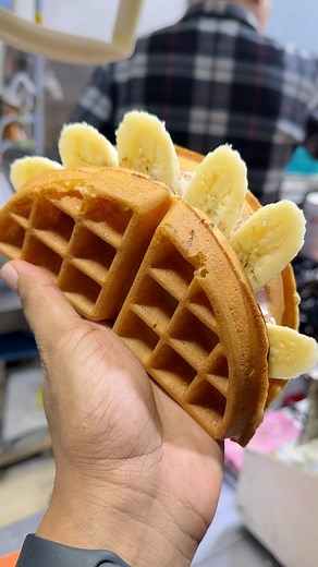 1.7M views · 29K reactions | BANANA CREAM WAFFLES - KOREAN STREET FOOD #foryouシ #foryoupage #foryoupageシ #foodie #food #koreanfood #fypシ #fbreelsvideo #fbreels #yum | WOW FOODS | Facebook