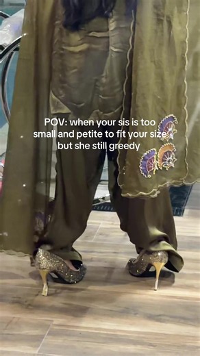 justice for size 5 feet 😣 #sisters #humour #smallfeet #fyp #shoes | foot shoes