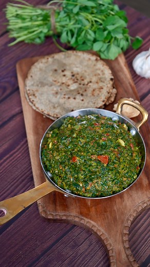Meghna’s Food Magic on Instagram: "Type “Methi” for Recipe via DM - LAHSOONI METHI - #WinterRecipesByMeghna . #MereGharKaSwad So if I cook Bajra Ki Roti with some Gud and this famous Lahsooni Methi sabzi with besan & peanut crunch in it; then I normally make it in large quantity so that I can have it for Lunch and Dinner both. Ready to give it a try? Here’s how: **Ingredients:** - 1/4 cup mildly roasted Peanuts - 1 tbs White Sesame Seeds - 1 tbs Gram Flour (Besan) - Water - 4 tsp Oil (divided) -