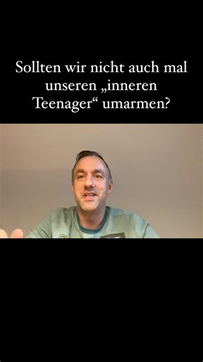 Wie ward ihr als Teenager? Wie war euer jugendliches Ich? #innereskind #innereskindheilen #innerestärke #mamaalltag #mamaleben #mamablogger_de #mamablogger #familienleben #pubertät #elternseinalsweg #elternsein #elternzeit #alltagmitkind #familylife #kinderschutz #beziehungvorerziehung #momlife #echtepapas #stadtlandkind #stadtlandmama #kleinkindmama #erziehungohneschimpfen #artgerecht #happiefamilies #alleinerziehendemama #alleinerziehend #selbstistdiefrau #selbstistdermann #kindererziehung #le