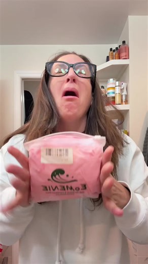 Little bit of an issue with delivery of this swimsuit - I hope just need to work on packaging for delivery maybe 🤔