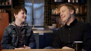 How Harry Steals the Octopus & More Behind-the-Scenes Secrets of Resident Alien Season 2, Ep. 1