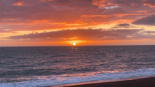 Captivating Sunset Views Over the Sea