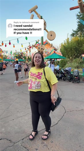 Comfy Sandals for Wide Feet: Gordita-Approved Disney Walking Shoes
