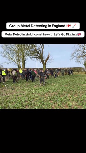 Group Metal Detecting Dig 🪏 🇬🇧 #reels #metaldetectinguk #treasure #metaldetecting #treasurehunting | Notts Detecting