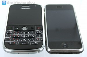 iPhone vs. BlackBerry Bold: Hands On (and Wait-a-Thon)