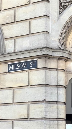 Discover Jolly's Bath: Your Gateway to Bath's Attractions