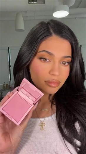 Kylie Jenner Winter Kissed Blush Makeup Tutorial