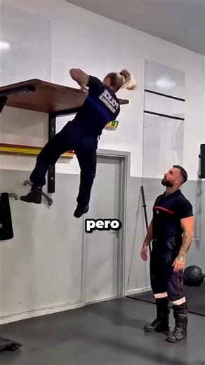 Ellos dijeron que ella era demasiado débil para ser policía 😔 #NuncaTeRindas #MujerFuerte