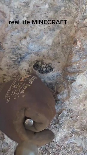 Mining for Apache Tears in Superior, Arizona