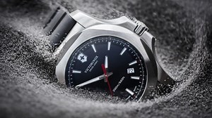 Dilindas Tank, Jam Tangan Ini Masih Bisa Menyala