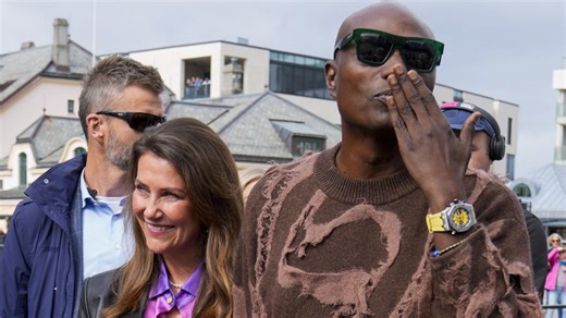 Princess of Norway and American fiancé arrive at scenic wedding location