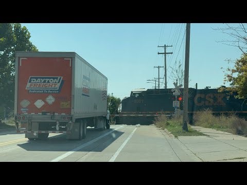 CSX 5361 w/Sweet Horn Leads Long L303-18 | Flared SD70MAC 4753 Trails | 09/18/25