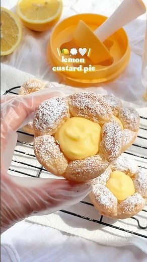 【 レモンクリーム 】 パイシートをお花型にした\\レモンカスタードパイ/🍋💭🌼 lemon custard pie