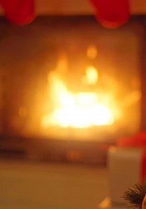 Christmas Yule Log Fireplace S01:E09 - Christmas Fireplace With Music & Crackling