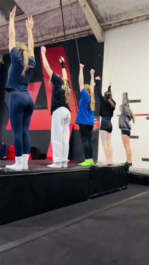 Mastering the Air-Wave in Tumbling and Acro