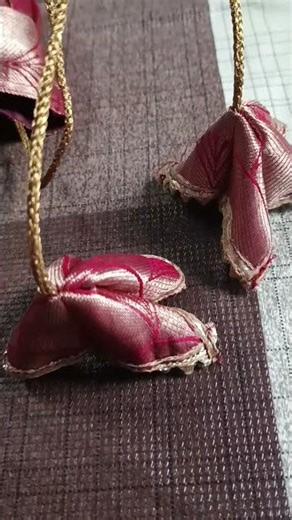 🌺 Blouse back ko de designer touch with this beautiful latkan✨ back look on point! #uniquelook