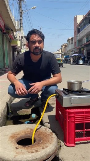 LPG Cylinder Printer? Scan Karo Aur Naya Gas Cylinder Nikla! Indian Jugaad #viralvideo #trendingnow