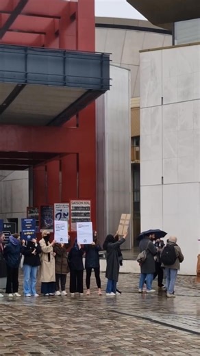 15K views · 917 reactions |  [INFO FRONTIÈRES] Libération organise les « 24h de Libé » où le journal véhiculera sa PROPAGANDE GAUCHISTE avec L’ARGENT DES FRANÇAIS. Le Collectif Némésis a tenu à rappeler que ce torchon d’extrême gauche faisait la PROMOTION de la PÉDOPHILIE dans les années 70. | Frontières Média | Facebook