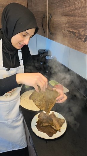 Wie ich im Video gesagt habe: Für mich ist die Cosori-Heißluftfritteuse schnell und super einfach zu bedienen. Kein Anheizen vom Backofen für kleine Gerichte nötig und danach viel schneller sauber zu machen! 😍 #warumcosori #warumcosori | Ebru.ebruli06