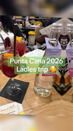 A time was had.. I’m missing the mimosas and Blue Hawaiians already 😩.. Until next time 😘✈️🌴🏝️ #puntacana #doninicanrepublic🇩🇴 #allinclusive #thereshegoestravel #ladiestrip