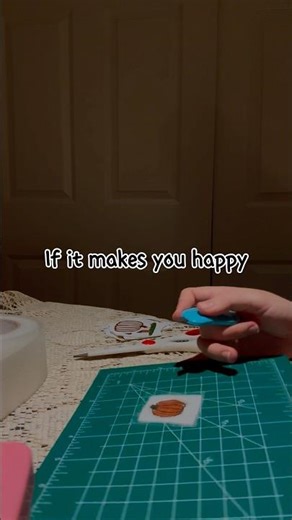 I’m really enjoying cutting my stickers by hand 🧡