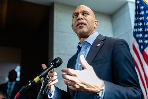 Jeffries 'deeply skeptical' about Trump admin signing off on reversal of mass firings