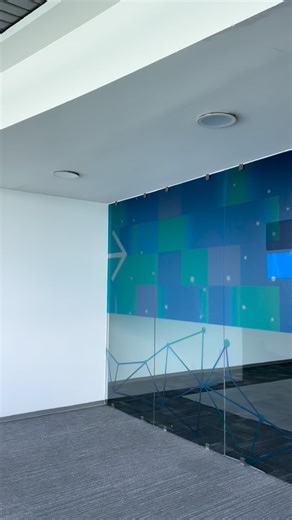 Bienvenidos al futuro 🌍✨ En el Laboratorio de Negocios Internacionales de Campus Puebla: Negociamos, exploramos y tomamos decisiones estratégicas dentro de mundos virtuales. Con experiencias inmersivas y simulaciones de comercio global llevan tu formación a otro nivel ¿Listo para vivir los negocios como nunca antes? 🚀🕶️ | TEC Campus Puebla