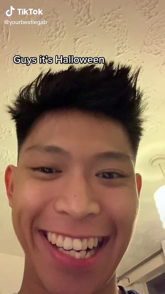 Genie Halloween Costume Surprise for Mom