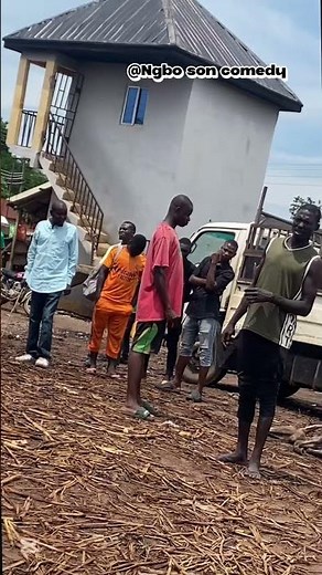 Mr beer on top trailer enjoying himself with bread and beer 🤣👌