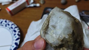 How to Fix your OWN Crystals! Here's a little guide on how to repair broken crystals & #herkimerdiamonds ! . . . . #nature #Rocks #crystals #goonies #amazing #foryou | DiscoveringMinerals