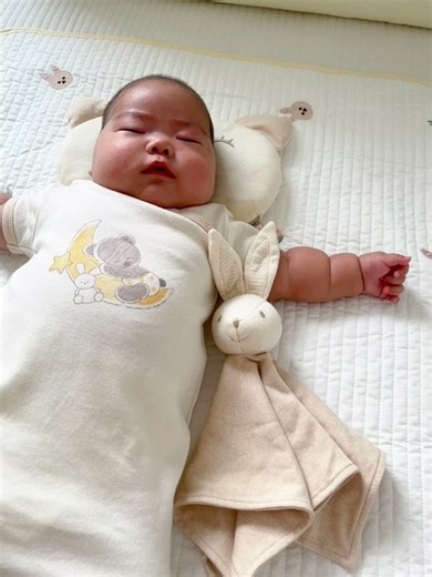 Premium Organic Baby Clothes | Best Soft Organic Newborn Bodysuit for Daily Comfort