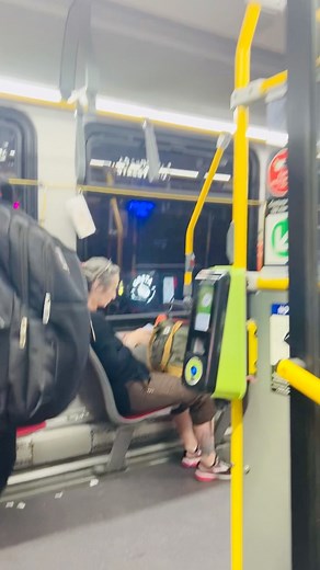 Toronto city 🌆 public bus services.. #ttc #busservice #torontocity #foryoupageシforyou #canada🇨🇦@Das Das | Das Das