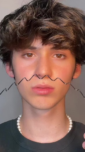 Emil Warren: Transforming into a Drag Queen Makeup Look