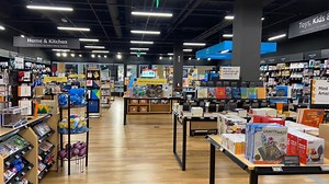Amazon opens 2 prime brick-and-mortar stores in Houston area