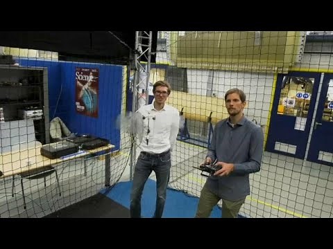 Wing-flapping drone mimics insect flight
